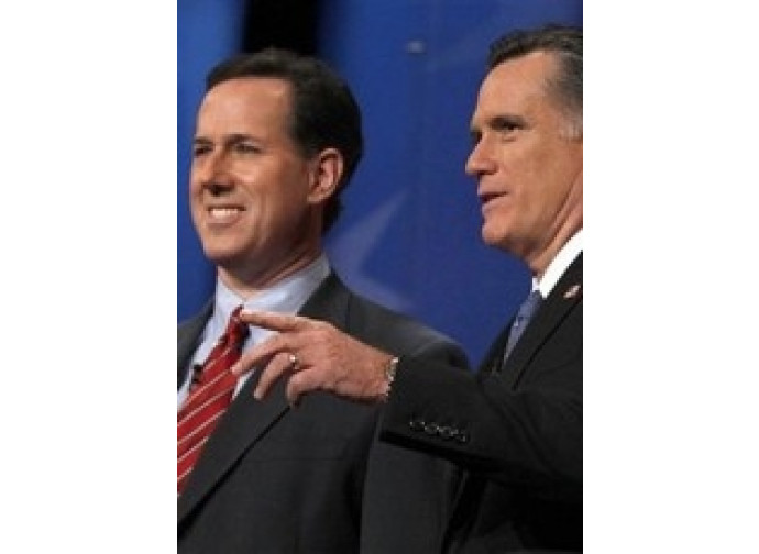 Rick Santorum ( asinistra) e Mitt Romney